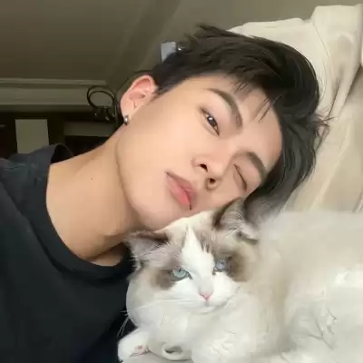 隗逸馨